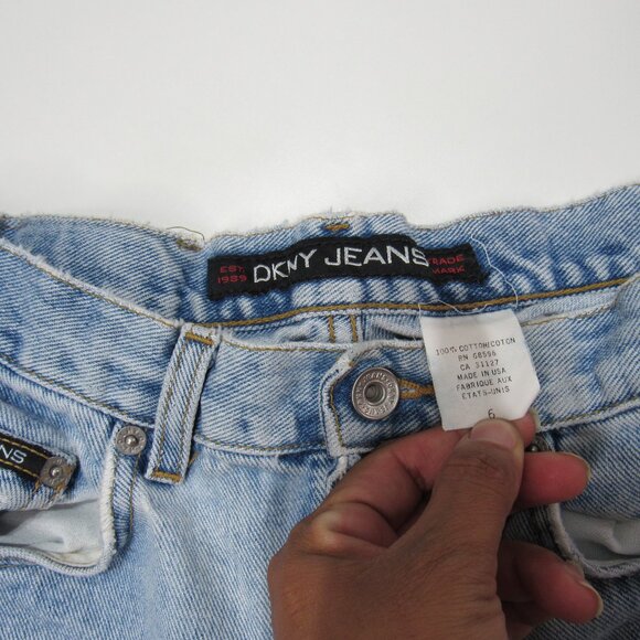 Vintage DKNY Jeans Women’s 6 Blue Straight Light Wash USA Made 90s - Picture 2 of 10
